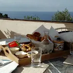 לינה וארוחת בוקר Il Capriolo 3*